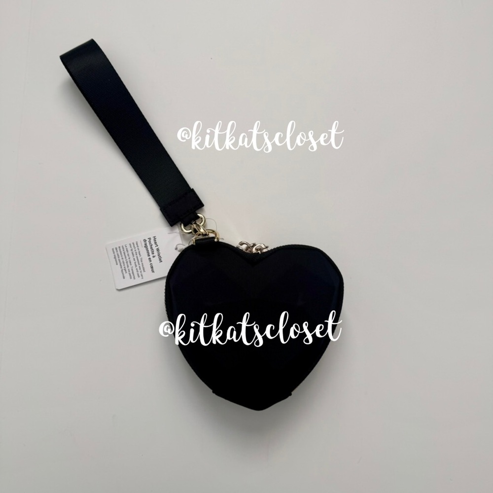 ⚡️SALE TODAY ONLY⚡️🆕 BLACK - NWT lululemon heart wristlet *VALENTINES DAY* - Picture 6 of 8